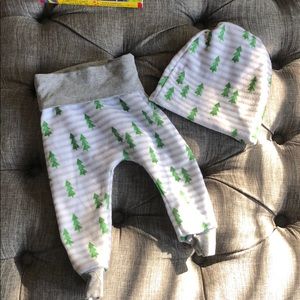 Aspen and Iris Holiday Outfit Babies